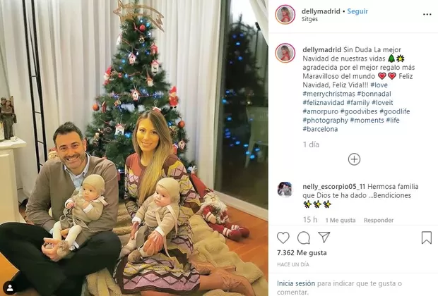 Delly Madrid mostró a sus mellizas en foto navideña 