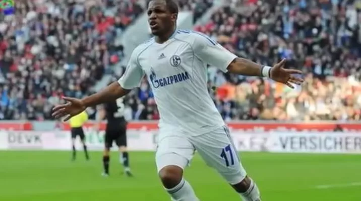 'Cabalgada' de Farfán dentro de las mejores de los últimos tiempos en Europa 'Cabalgada' de Farfán dentro de las mejores de los últimos tiempos en Europa