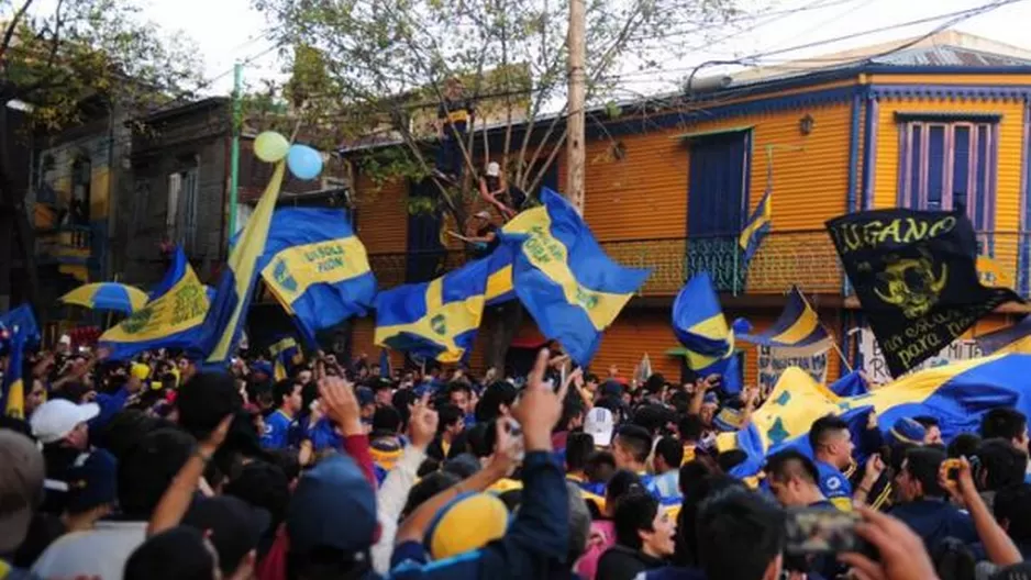 Cinco mil hinchas de Boca Juniors en banderazo para pedir renovación de Riquelme