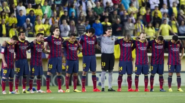 Conmovedor minuto de silencio por Tito Vilanova en la previa del duelo de Barcelona por la Liga Conmovedor minuto de silencio por Tito Vilanova en la previa del duelo de Barcelona por la Liga