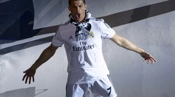 Espectacular ovación en el Santiago Bernabéu para Cristiano Ronaldo Espectacular ovación en el Santiago Bernabéu para Cristiano Ronaldo