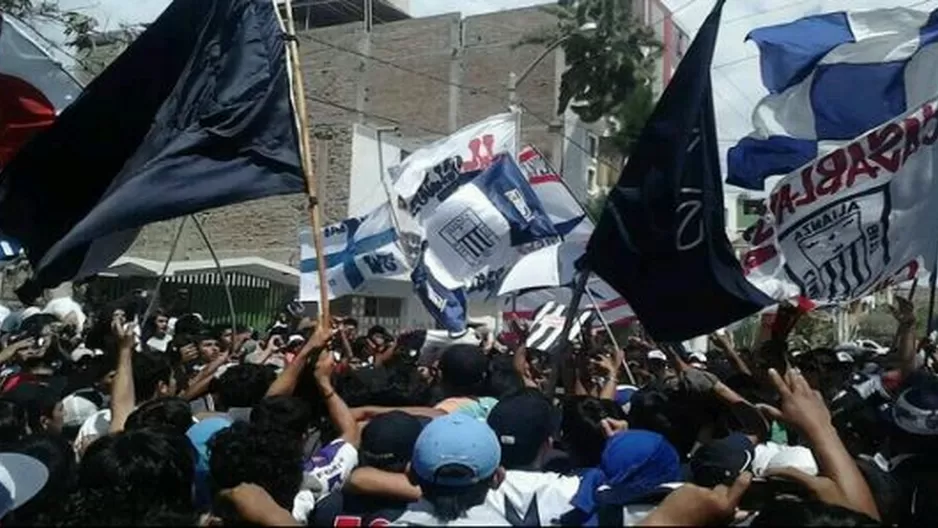 Hinchas de Alianza Lima le respondieron a Rainer Torres tras sus declaraciones