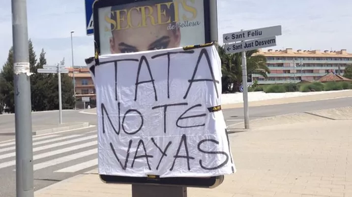 Hinchas del Barcelona le piden al 'Tata' Martino que no se vaya Hinchas del Barcelona le piden al 'Tata' Martino que no se vaya