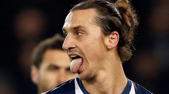 Ibrahimovic desató las risas de sus compañeros tras hablar en francés Ibrahimovic desató las risas de sus compañeros tras hablar en francés