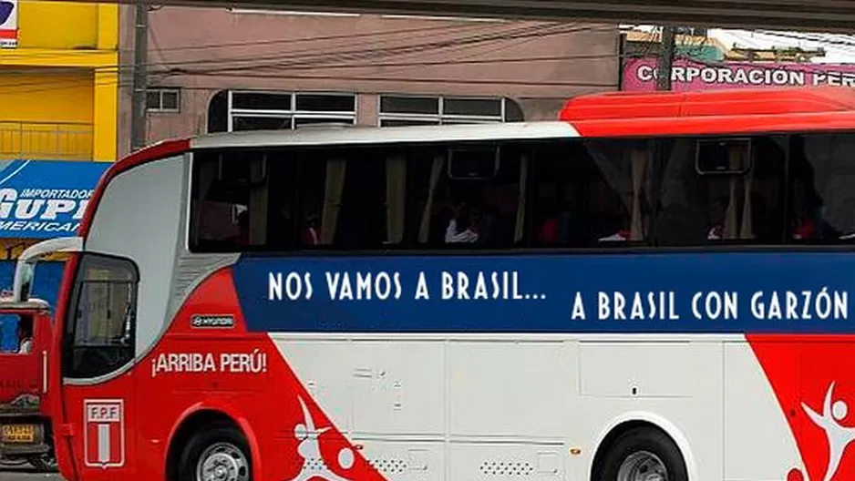 Los mensajes de los buses mundialistas y la burla contra la selección peruana Los mensajes de los buses mundialistas y la burla contra la selección peruana