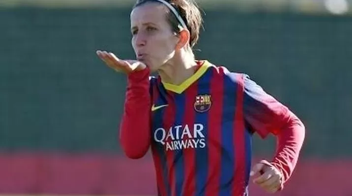 La 'Messi' del Barcelona femenino marcó un golazo de penal picando el balón La 'Messi' del Barcelona femenino marcó un golazo de penal picando el balón