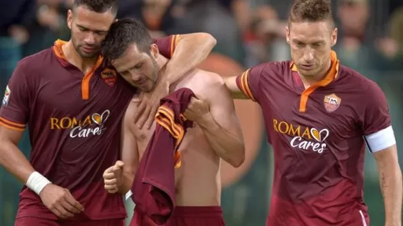 Miralem Pjanić marcó un genial gol en triunfo 2-0 de la Roma sobre Milan