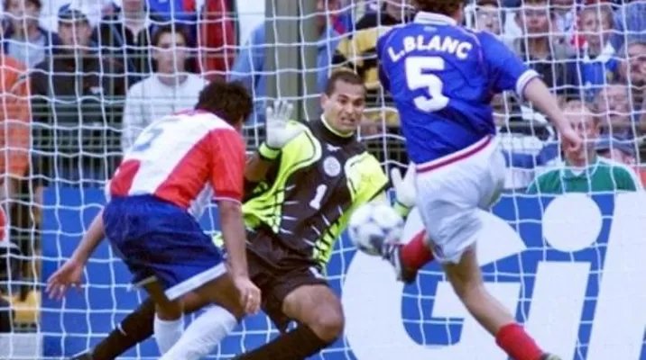 Recuerda el Francia-Paraguay de 1998: los liderados por Chilavert y su dramática eliminación Recuerda el Francia-Paraguay de 1998: los liderados por Chilavert y su dramática eliminación