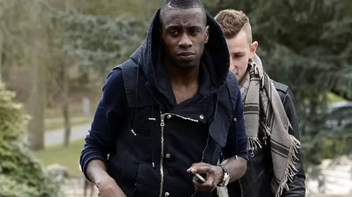 Roban en la casa de jugador del PSG mientras enfrentaba al Chelsea Roban en la casa de jugador del PSG mientras enfrentaba al Chelsea
