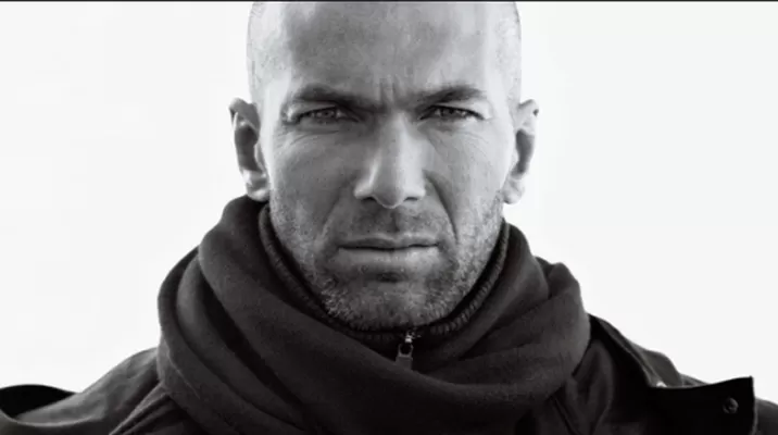 Zinedine Zidane se marcha del Real Madrid Zinedine Zidane se marcha del Real Madrid