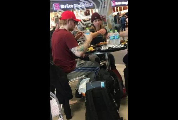 Ed Sheeran alborota a fans tras llegar a Lima a una semana de su concierto
