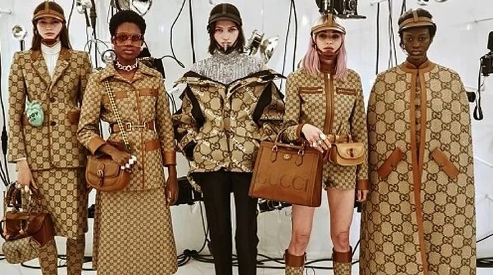 El 2021 ha sido, para la moda, un año de reformularse en busca de nuevas estrategias. Foto: mariacarolinamirabal El 2021 ha sido, para la moda, un año de reformularse en busca de nuevas estrategias. Foto: mariacarolinamirabal