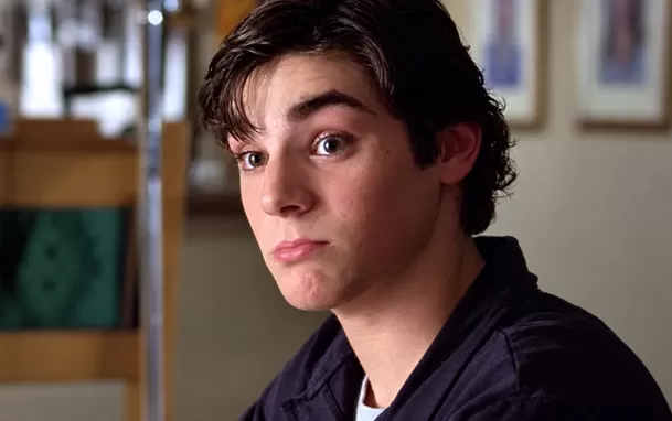 El actor interpretó a Walter Junior, el hijo del protagonista Walter White, personaje de Bryan Cranston / Netflix