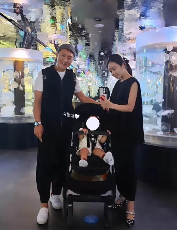 El actor estaba casado desde 2020 con la actriz Lee Sang-yi, con quien tuvo una hija en 2023/ Foto: Instagram