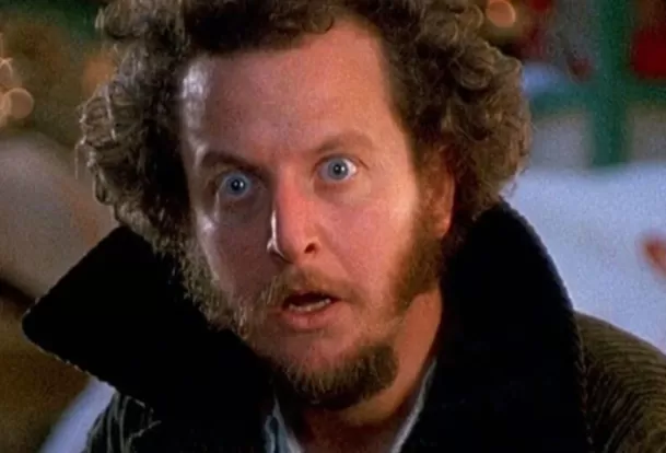 El actor Daniel Stern, recordado por ser uno de los protagonistas en la cinta ‘Mi pobre Angelito’, fue multado por presuntamente solicitar los servicios de una prostituta / Captura