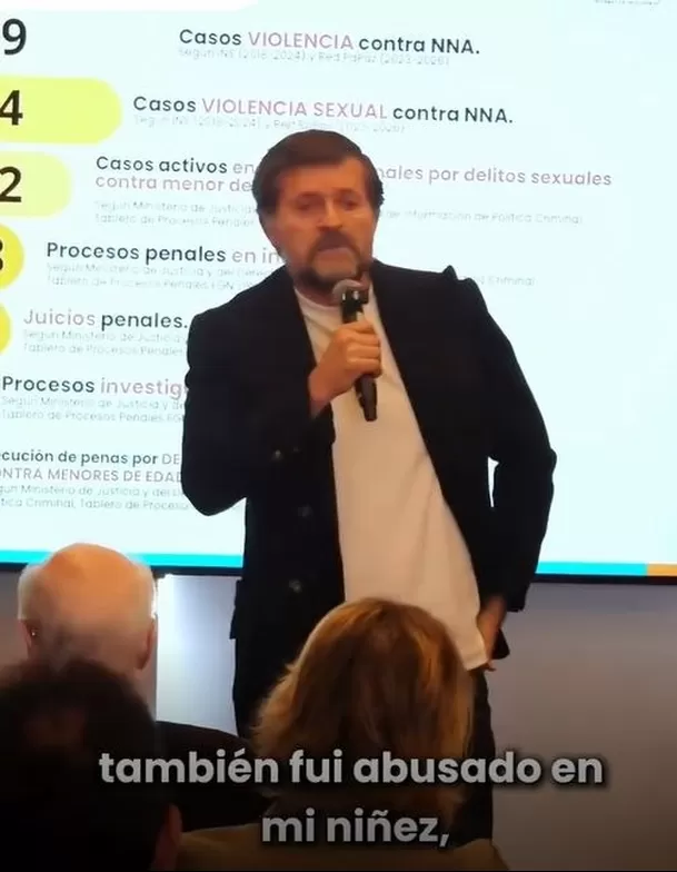El actor colombiano Julio César Herrera relató, con la voz entrecortad, lo ocurrido en su niñez / Captura / IG: @cifrasyconceptos  