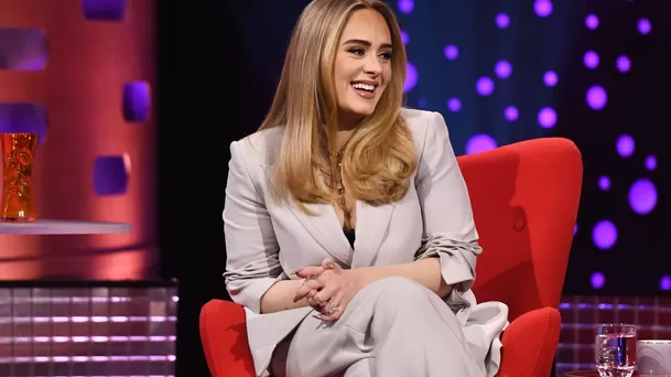 Antes de su divertida noche, Adele acudió al set de 'Graham Norton Show'.