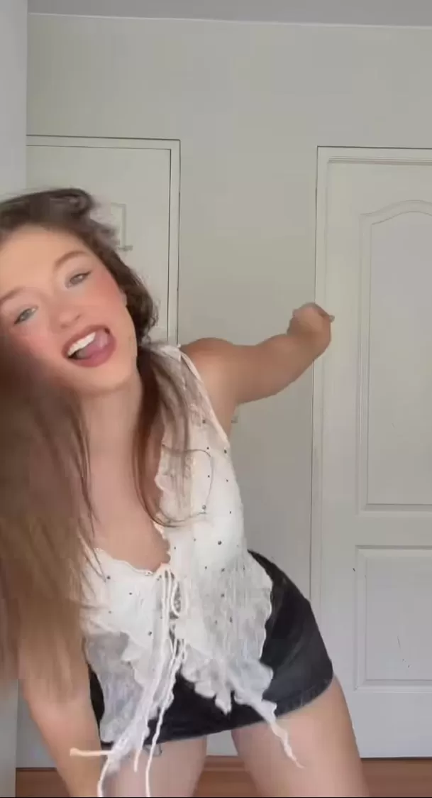 Adriana Campos Salazar derritió a sus fans con sensual baile / Instagram