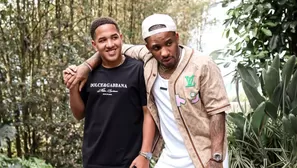 Adriano Farfán fue acompañado por sus hermanas Gianella y Melissa en su local de votación. Foto: Instagram