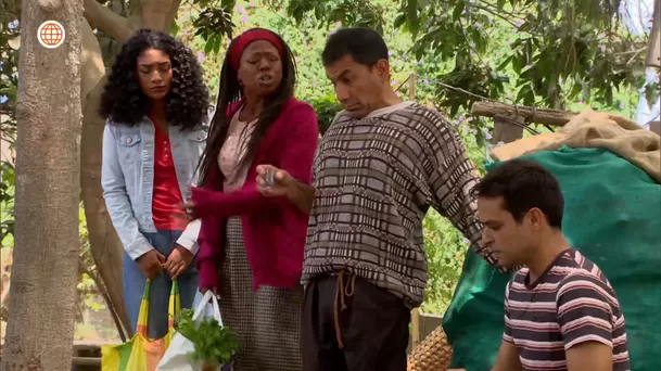 Rosa molesta al ver a don Justo tomando | Imagen: Al Fondo Hay Sitio