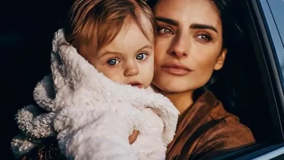 Aislinn Derbez revela que afronta una crisis con su hija Kailani