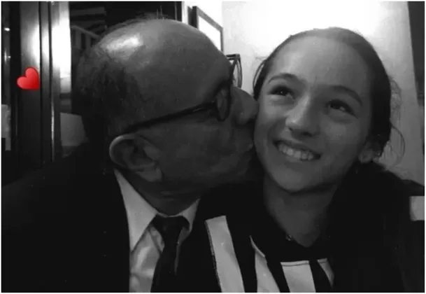 Ale Barnechea reveló que su padre falleció tras luchar contra el cáncer / IG: @ale.barnechea