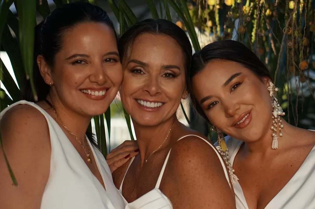 Samantha y Ale Fuller en la boda de su mamá, Daniela Doberti. Fuente: Instagram