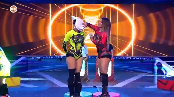 Alejandra Baigorria cobró su esperada revancha con Onelia Molina tras pasar a los combatientes. Foto: América TV Alejandra Baigorria cobró su esperada revancha con Onelia Molina tras pasar a los combatientes. Foto: América TV