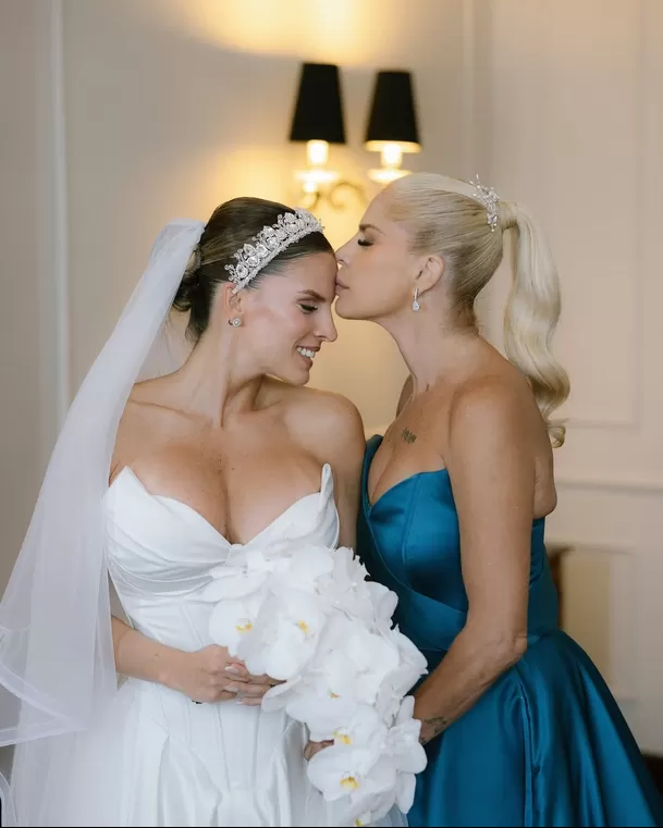 Alejandra Baigorria y su mamá Verónica Alcalá en el día de su boda con Said Palao. Fuente: Instagram