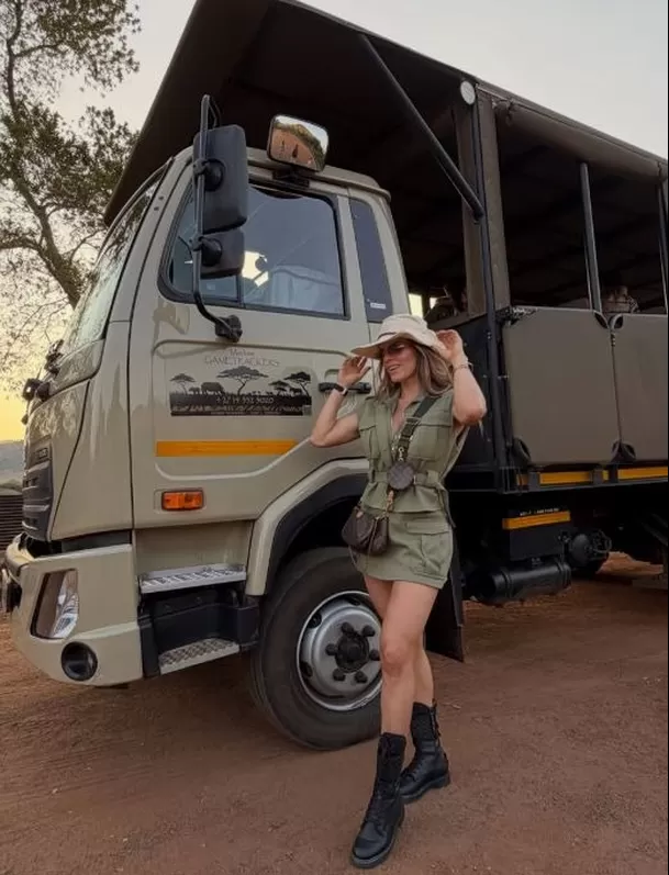 La empresaria peruana volvió a generar comentarios luego de que DW Español utilizara imágenes de su viaje a África en un informe sobre los límites de mostrar a personas vulnerables en redes sociales. El contenido revive cuestionamientos que Baigorria ya había recibido por sus publicaciones durante aquel viaje. Foto: IG @alejandrabaigorria