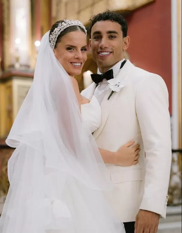 A un año de su matrimonio con Said Palao, la exchica reality volvió a lucir un vestido de novia que dejó a más de uno sin aliento. Foto: Instagram @alejandrabaigorria