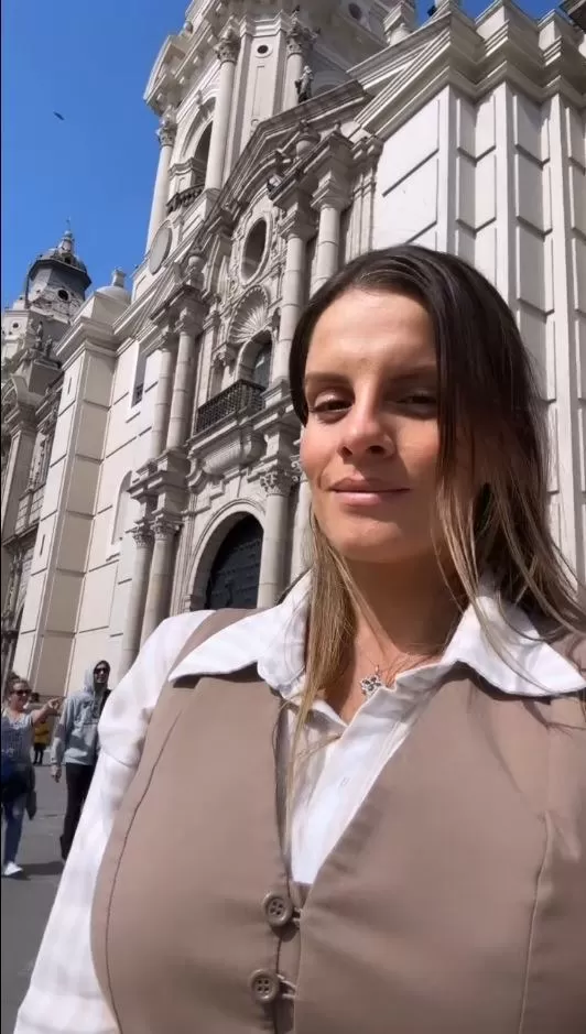 Alejandra Baigorria alertó a sus seguidores con una fotografía al exterior de la Iglesia del Sagrario ubicada al lado de la Catedral de Lima/Foto: Instagram