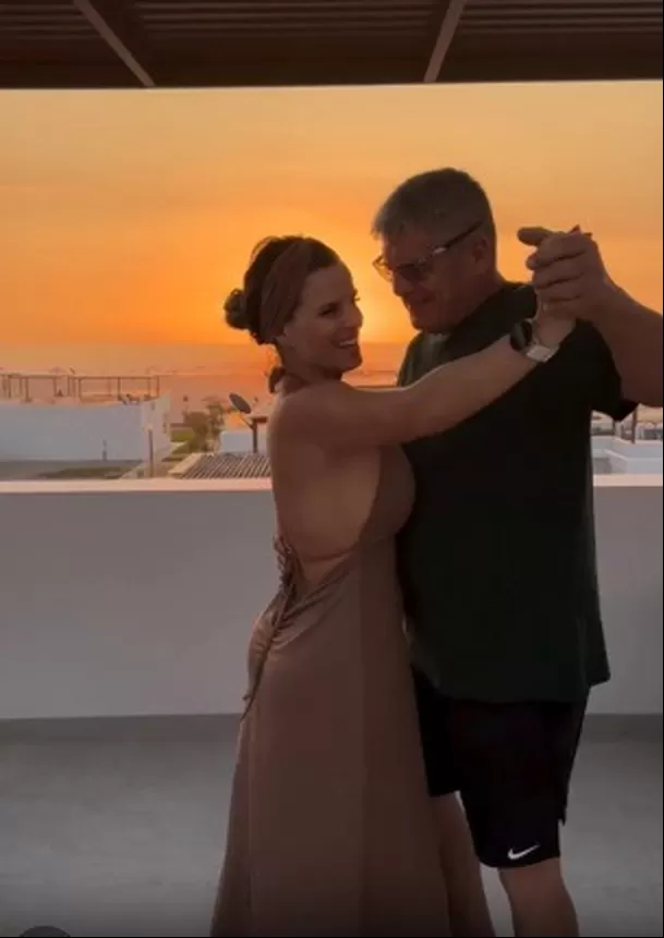 Alejandra Baigorria disfrutando los ensayos del baile nupcial junto a su padre. Fuente: Instagram