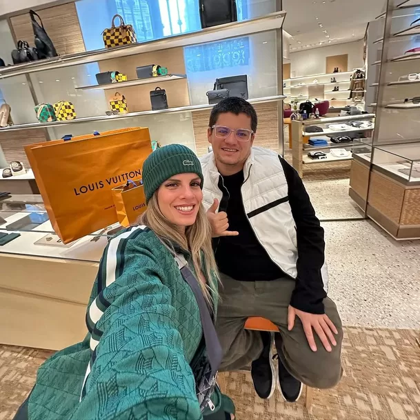 Alejandra Baigorria regaló productos de Louis Vuitton a su hermano Sergio. Fuente: Instagram