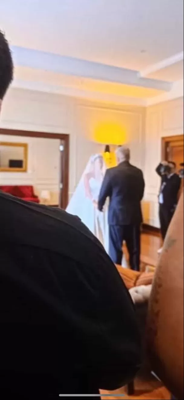 Alejandra Baigorria y su padre antes de la boda con Said Palao / Ric La Torre Alejandra Baigorria y su padre antes de la boda con Said Palao / Ric La Torre