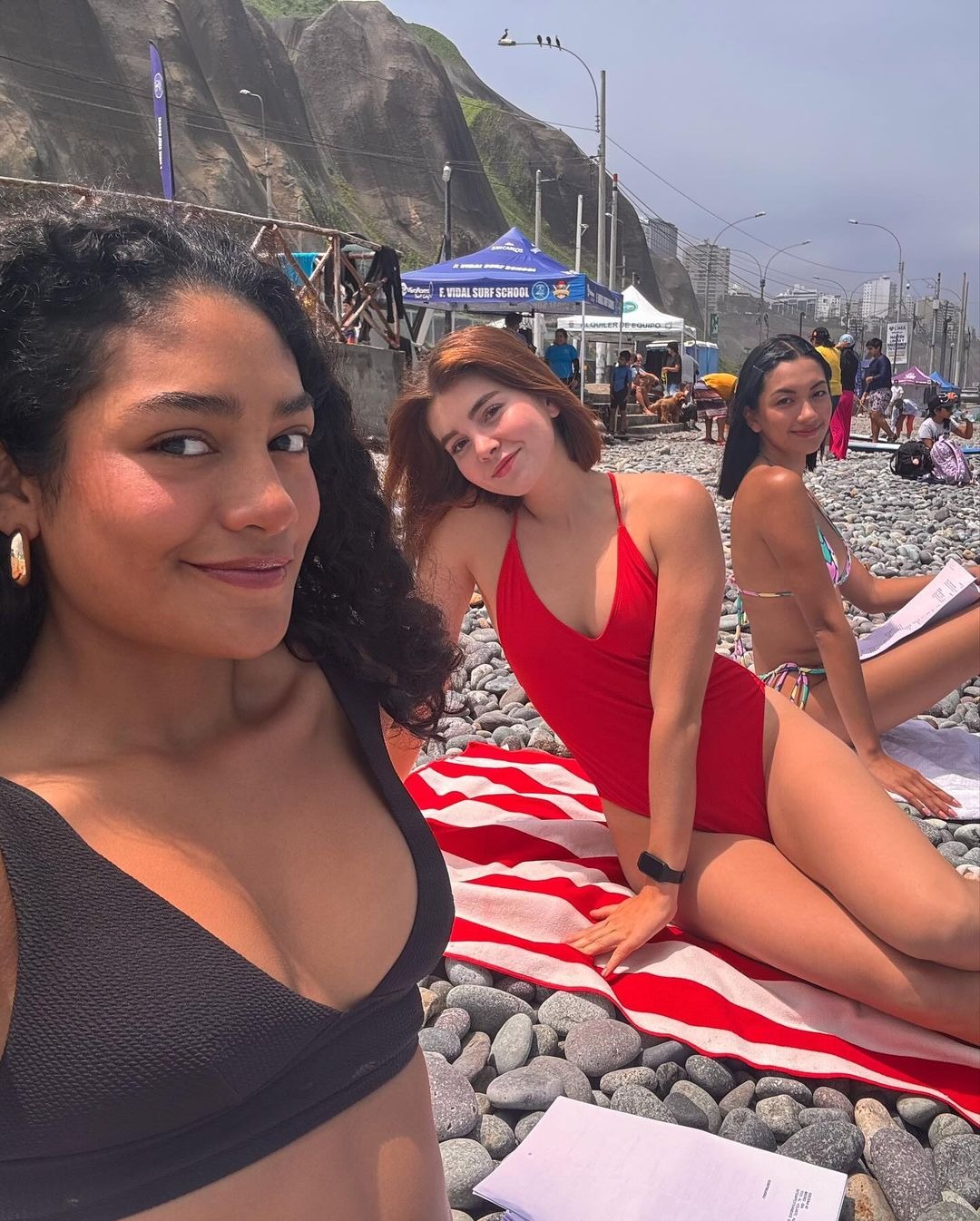 Alex Béjar, Guadalupe Farfán y Brenda Matos disfrutaron un día de playa. Fuente: Instagram