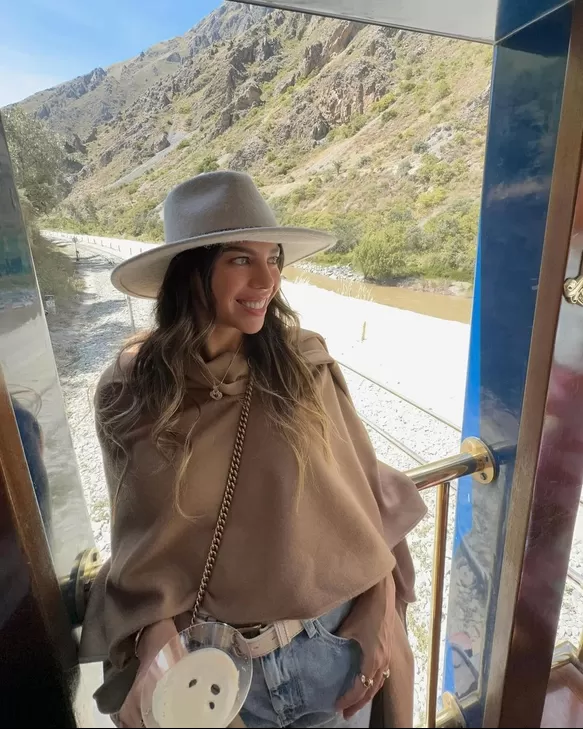 Alondra García Miró en el tren Hiram Bingham / Instagram