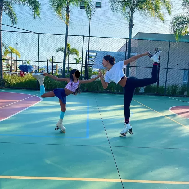 Ana Paula Consorte es una destacada patinadora, deporte que también practica con su hermana  menor y su hija Manuela/Foto: Instagram