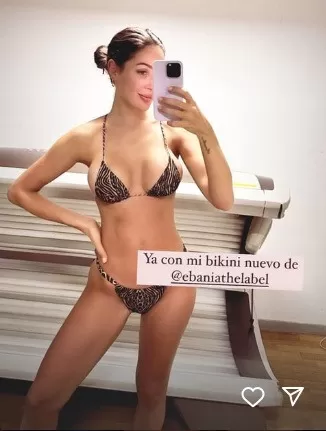 Ana Paula Consorte sorprendió al lucir sexy bikini colo negro y marrón a rayas. Fuente: Instagram