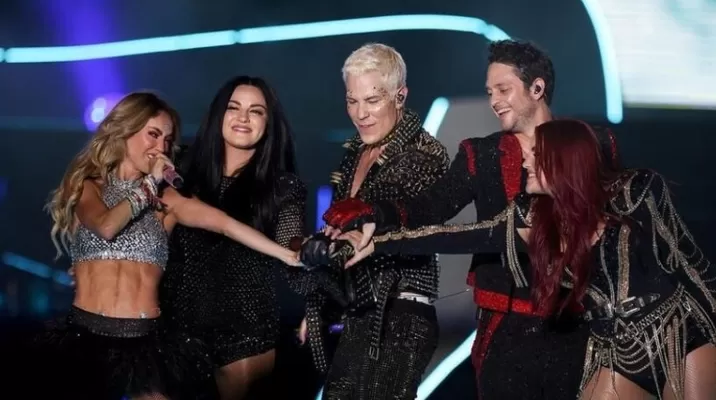 Anahí reveló que sigue sufriendo del oído tras dar inicio a la gira de RBD. Fuente: Instagram Anahí reveló que sigue sufriendo del oído tras dar inicio a la gira de RBD. Fuente: Instagram