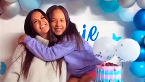 Angie Arizaga fue sorprendida por su hermana Evelyn. Foto y video: Ig. E. Arizaga