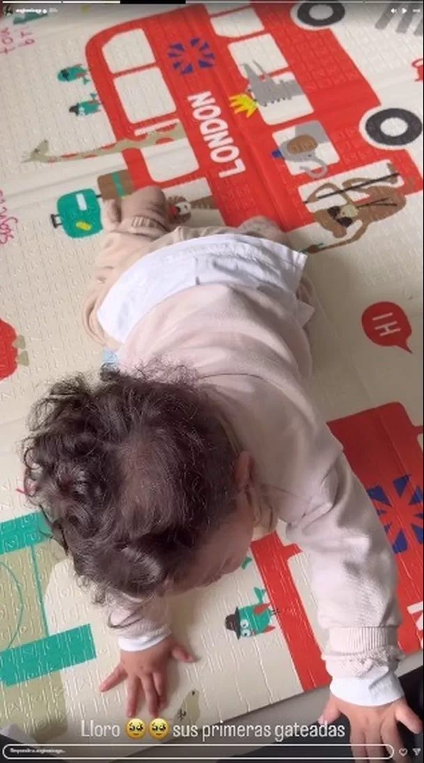 Angie Arizaga lloró de emoción por las primeras gateadas de su hijo Matteo. Fuente: Instagram Angie Arizaga lloró de emoción por las primeras gateadas de su hijo Matteo. Fuente: Instagram
