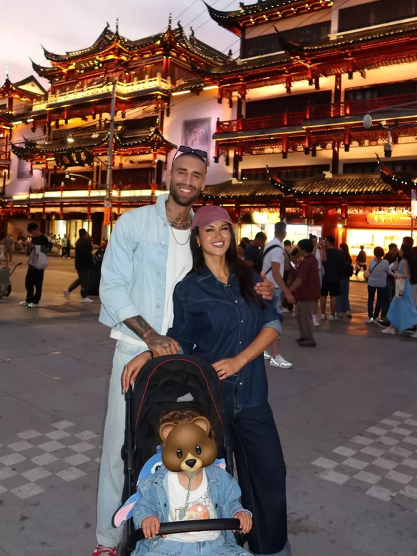 Angie Arizaga recuerda aparatosa caída en bicicleta en China: quiso asustar a Jota Benz y terminó en el suelo. Foto: IG @angiearizaga Angie Arizaga recuerda aparatosa caída en bicicleta en China: quiso asustar a Jota Benz y terminó en el suelo. Foto: IG @angiearizaga