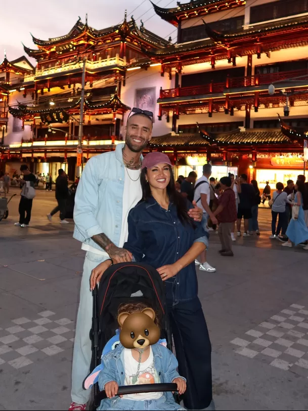 Angie Arizaga vivió un inesperado percance durante su paseo en bicicleta por China junto a Jota Benz. El integrante de EEG captó el momento y contó cómo terminó el susto. Foto: Instagram @jotabenz92 Angie Arizaga vivió un inesperado percance durante su paseo en bicicleta por China junto a Jota Benz. El integrante de EEG captó el momento y contó cómo terminó el susto. Foto: Instagram @jotabenz92
