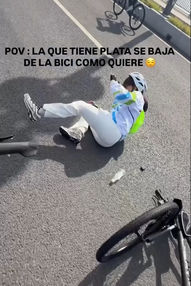 Angie Arizaga vivió un inesperado percance durante su paseo en bicicleta por China junto a Jota Benz. El integrante de EEG captó el momento y contó cómo terminó el susto. Foto: Instagram @jotabenz92 Angie Arizaga vivió un inesperado percance durante su paseo en bicicleta por China junto a Jota Benz. El integrante de EEG captó el momento y contó cómo terminó el susto. Foto: Instagram @jotabenz92
