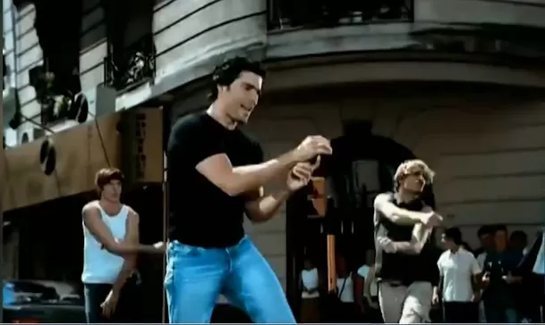 Animalistas piden a Chayanne cambiar nombre de su canción ‘Torero’ a ‘Bombero’. Fuente: YouTube Animalistas piden a Chayanne cambiar nombre de su canción ‘Torero’ a ‘Bombero’. Fuente: YouTube