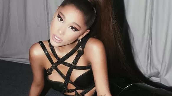 Ariana Grande se sincera con fans sobre su depresión y ansiedad