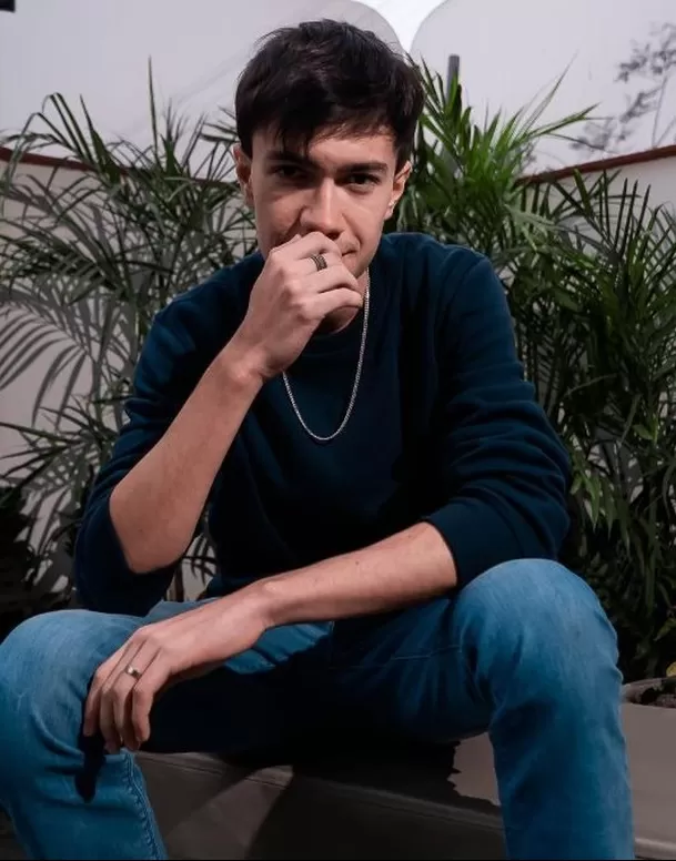 Samuel Sunderland, encarnó al tímido 'Pedrito', hijo menor de 'Pichón'. Tras su paso por 'De vuelta al barrio' se formó como guionista y director