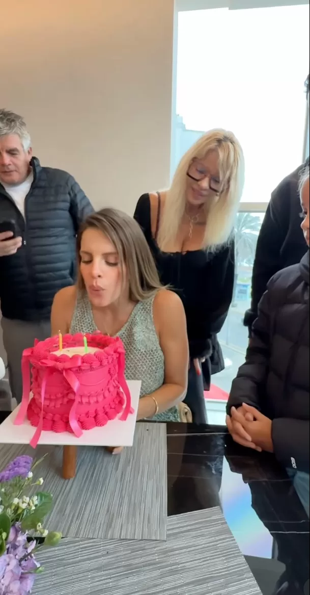 La rubia se mostró feliz al celebrar su cumpleaños con seres queridos. Foto: Instagram