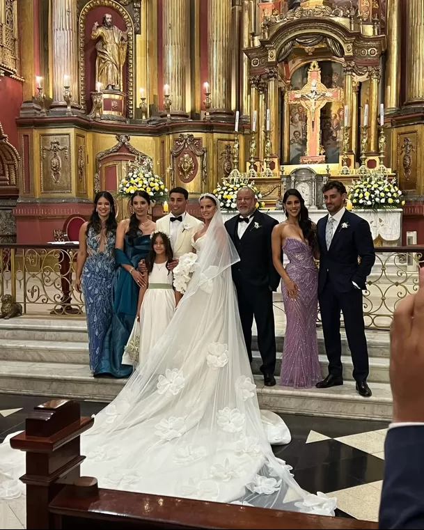 Alejandra Baigorria y Said Palao se casaron en la Iglesia San Pedro el pasado sábado 26 de abri. Fuente: Instagram